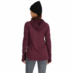 Simms Women's Heavyweight Baselayer Hoody -Simms || Orvis || Patagonia Sales 2023 212 simms womens heavyweight baselayer hoody mulberry 05 scaled