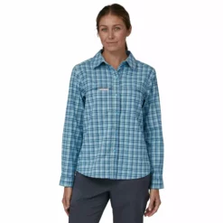 Patagonia Women's Early Rise Stretch Shirt -Simms || Orvis || Patagonia Sales 2023 231 patagonia womens early rise stretch shirt santa cruz lago blue 03