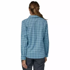 Patagonia Women's Early Rise Stretch Shirt -Simms || Orvis || Patagonia Sales 2023 231 patagonia womens early rise stretch shirt santa cruz lago blue 05