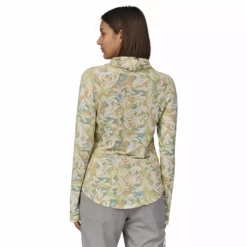 Patagonia Women's Tropic Comfort Natural Shirt -Simms || Orvis || Patagonia Sales 2023 231 patagonia womens tropic comfort natural shirt lands and waters oat white 04