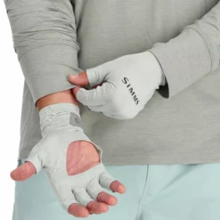 Simms SolarFlex Half-Finger SunGlove -Simms || Orvis || Patagonia Sales 2023 231 simms solarflex half finger sunglove sterling 05 scaled