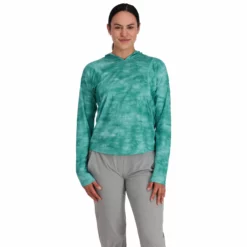 Simms Women's Challenger Solar Hoody -Simms || Orvis || Patagonia Sales 2023 231 simms womens challenger solar hoody gulf blue daze 03 scaled
