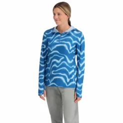 Simms Women's SolarFlex 1/4 Zip Hoody -Simms || Orvis || Patagonia Sales 2023 231 simms womens solarflex 1 4 zip hoody wave print sapphire 02 scaled