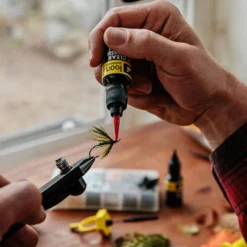 Loon Outdoors LOON UV CLEAR FLY FINISH - THIN -Simms || Orvis || Patagonia Sales 2023 UV Clear Fly Finish alt 3 1000x 10fafd0b ad2b 4a75 bfaf f344a36de7cc